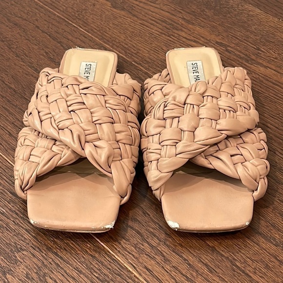 STEVE Madden Women’s Flat Sandals Size 7.5 - Picture 1 of 6